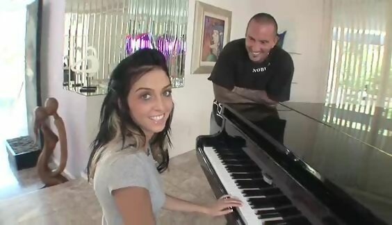 Insegnante di pianoforte e di sesso